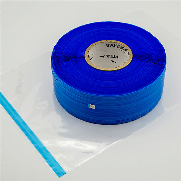 Nastro sigillante per sacchetti richiudibile con pellicola blu